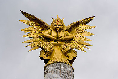 日本护士体内she精2XXX：奇幻医院惊悚谜案