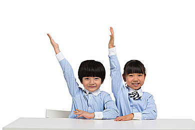 男女上床打扑克:床上扑克,友谊升温-1