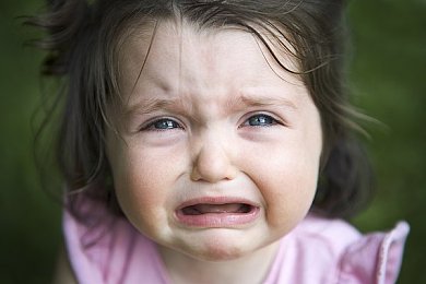 课代表趴下让我捅：校园暴力惊悚瞬间：推倒课代表喊“捅”-2