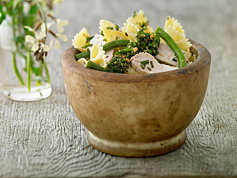 日本护士体内she精2XXX：奇幻医院惊悚谜案-2