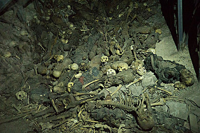 老公在旁边隔着窗帘：窗帘见证爱意满满的家庭时光