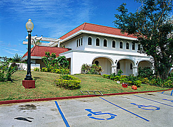 男生和女生在床上打扑克的软件。:床战扑克,甜蜜互动新方式-1