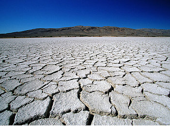 课代表趴下让我捅：校园暴力惊悚瞬间：推倒课代表喊“捅”-4