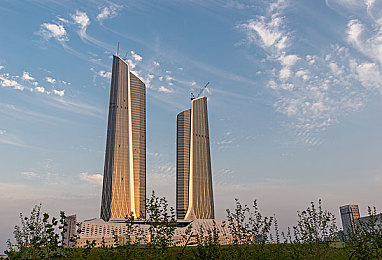 欧美艳星办公室：办公室惊现艳星，职场游戏新体验-3