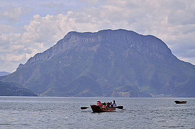 明里まりら被朋友侵犯：游戏悲剧：友谊变侵犯，玩家权益待保护-2
