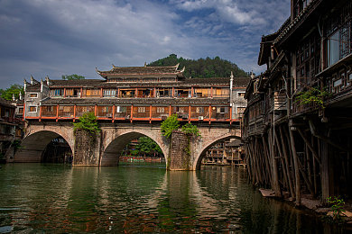 美女脱衣App:脱衣App引关注,隐私安全引担忧-2