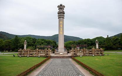 男人和女人在一起肌肌对肌肌：亲密肌肤接触：揭秘男女间神奇的互动秘密-3