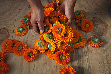 妮露开襟开叉裙鞋子选择图片：时尚达人妮露开叉裙搭配秘籍-1