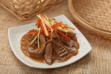 免费国精产品自偷自偷2023:国产神品崛起,营销奇招吸睛-2