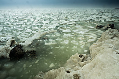 男生的坤坤放在女生的坤坤里:男孩玩具放女生玩具里,家庭教育引深思-1