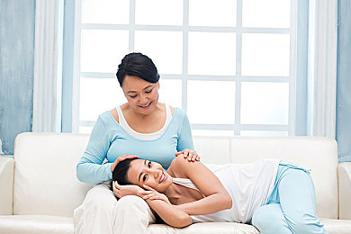 半夜把亲妺妺c高潮了的：深夜惊魂，家庭隐私风波-3