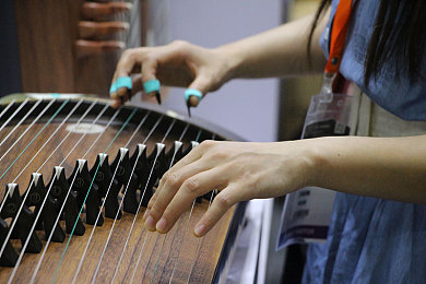 双人扑克剧烈运动：扑克运动新玩法，挑战极限乐趣多-4